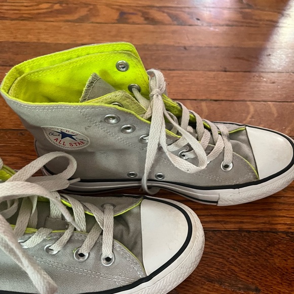 Gently used High too Converse Boys Neon Yellow and Grey Size 4 - Picture 5 of 6